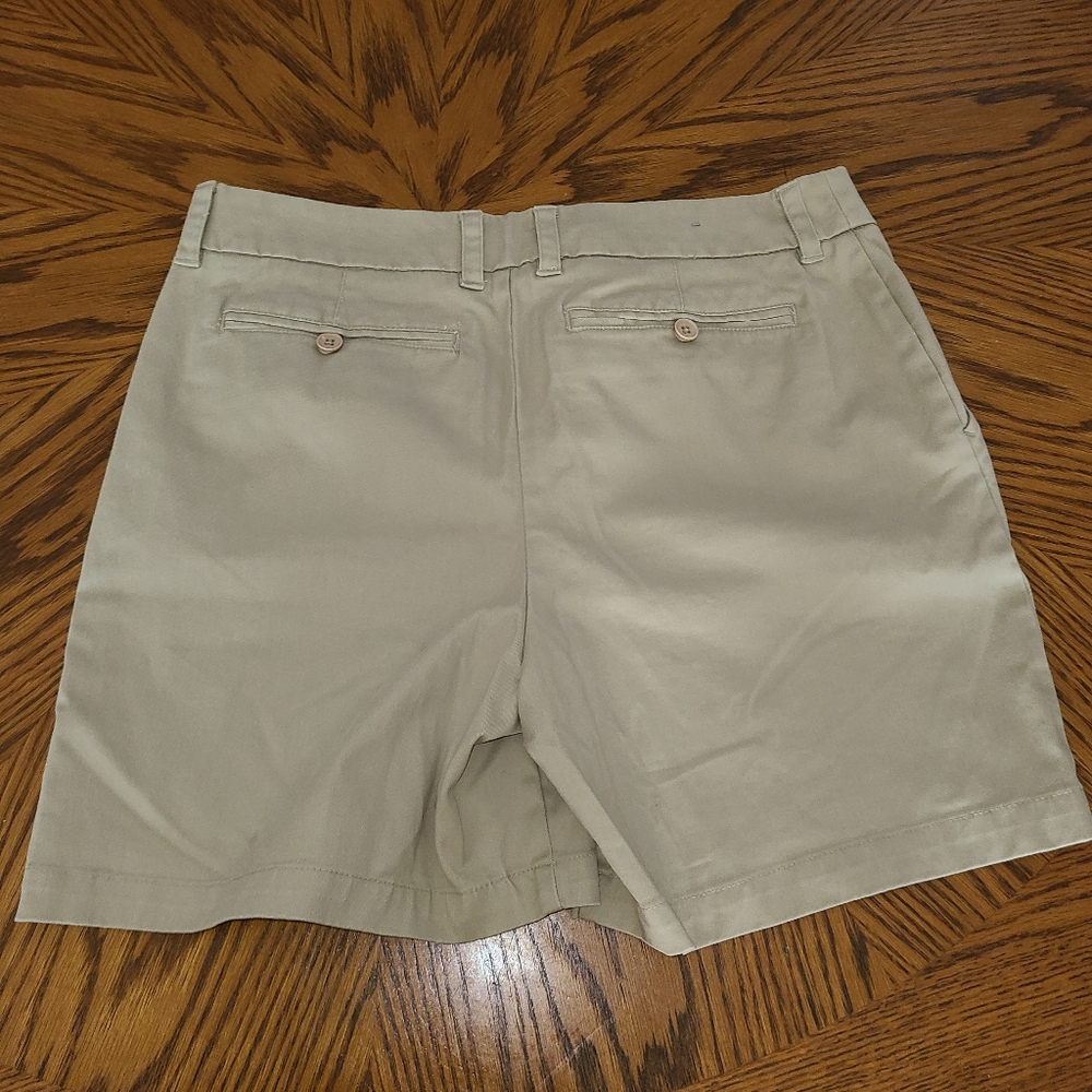 Shorts - Picture 3 of 3